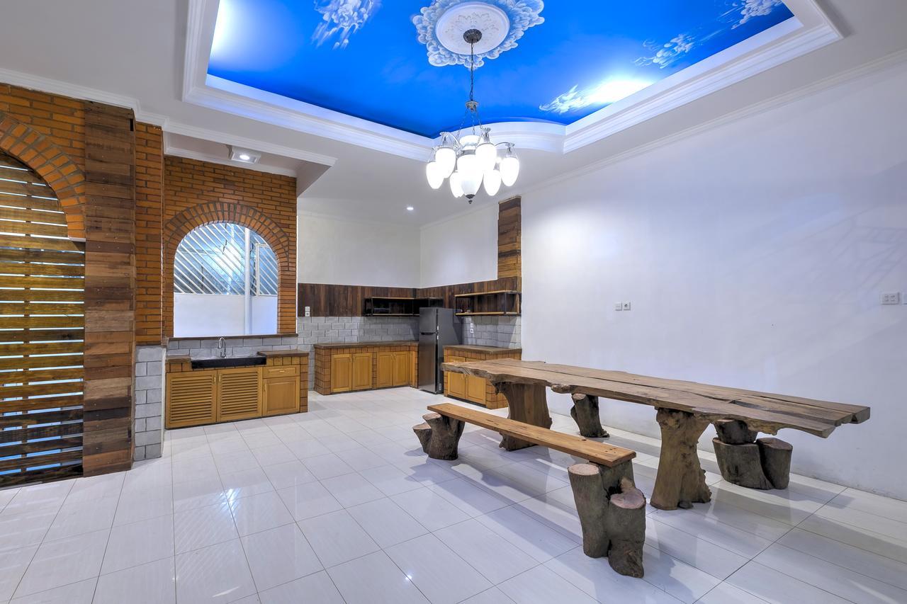 Riverside Hostel Padang Екстер'єр фото