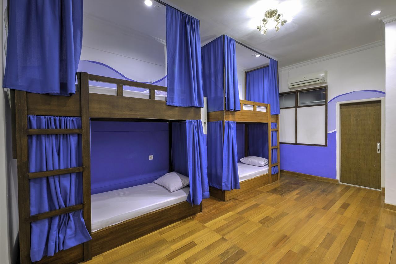 Riverside Hostel Padang Екстер'єр фото
