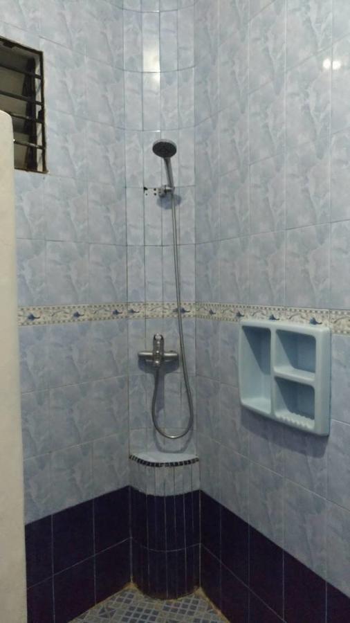 Riverside Hostel Padang Екстер'єр фото