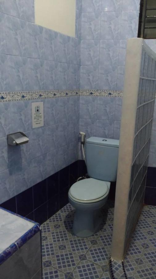 Riverside Hostel Padang Екстер'єр фото